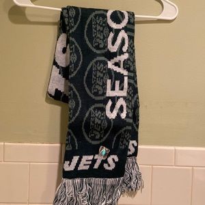 💙NY Jets Season Ticket Holder Green White with fringe Knit Scarf. NFL NWOT